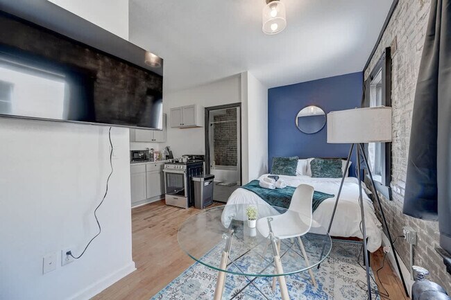 Building Photo - 1925 N Prospect Ave