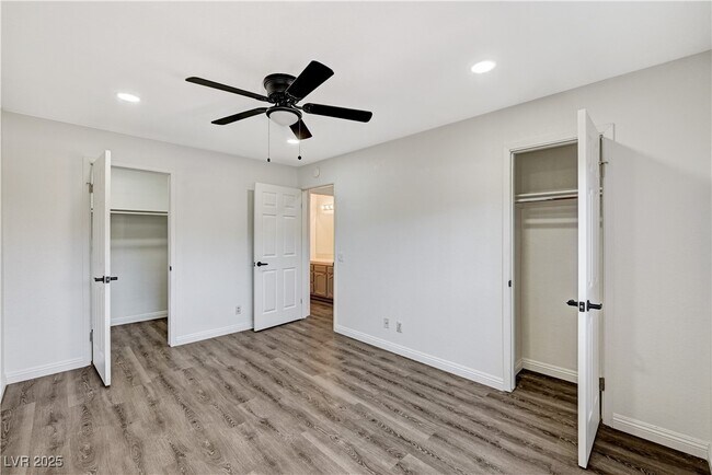 Building Photo - 4150 Sanderling Cir