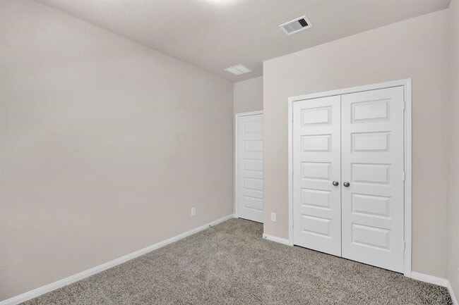 Building Photo - 16012 Oregon Oak Dr