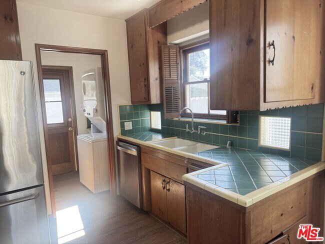 Building Photo - 13054 Hartsook St