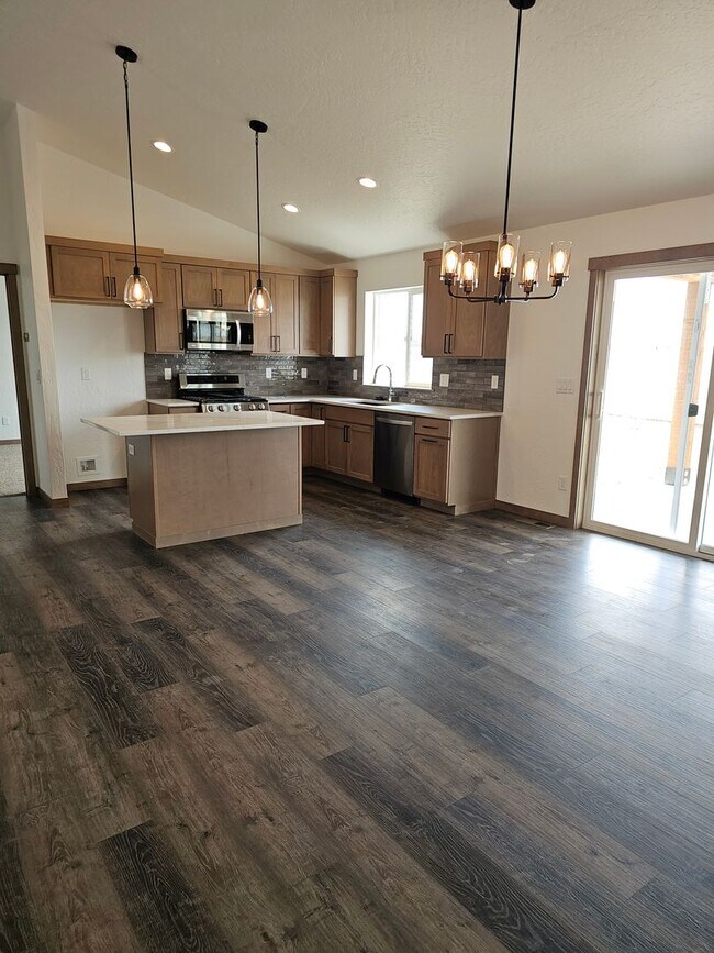 Building Photo - Brand New Beautiful 4 bedroom Home in Rathdrum!