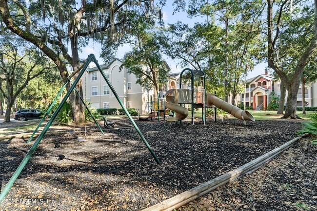 Building Photo - 230 Colima Ct