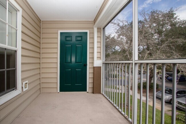 Building Photo - 2 Bedroom Condo W/ Garage in Lakewood Ranch
