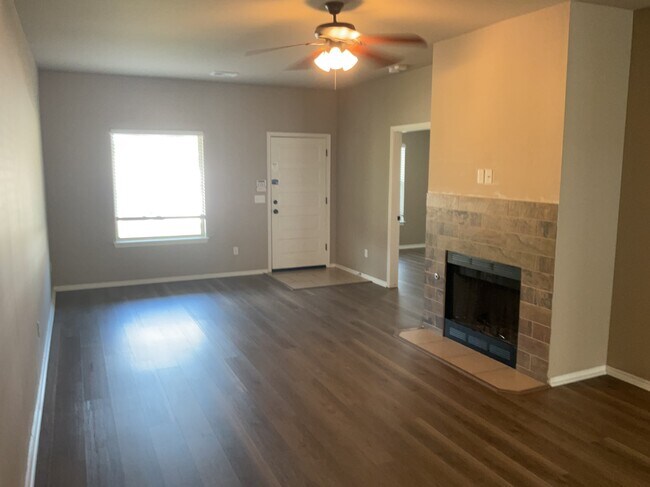 Building Photo - 1308 Penn Ln