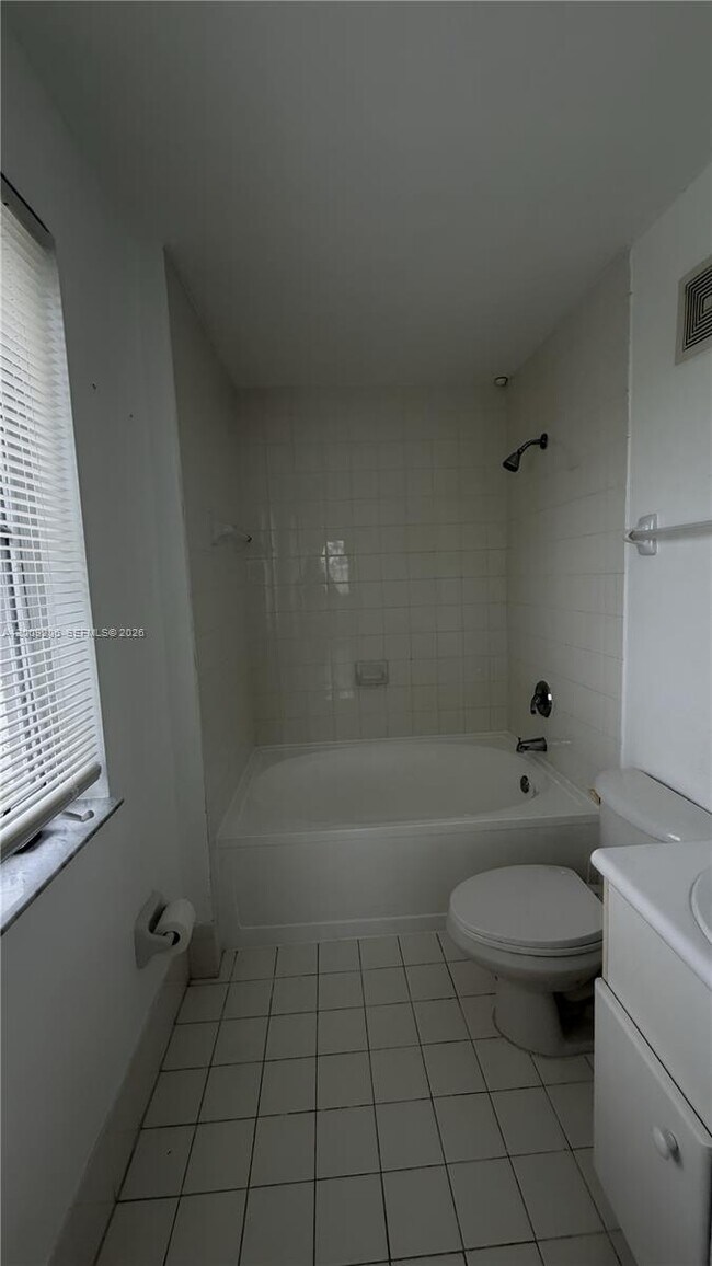 Building Photo - 4435 SW 160th Ave