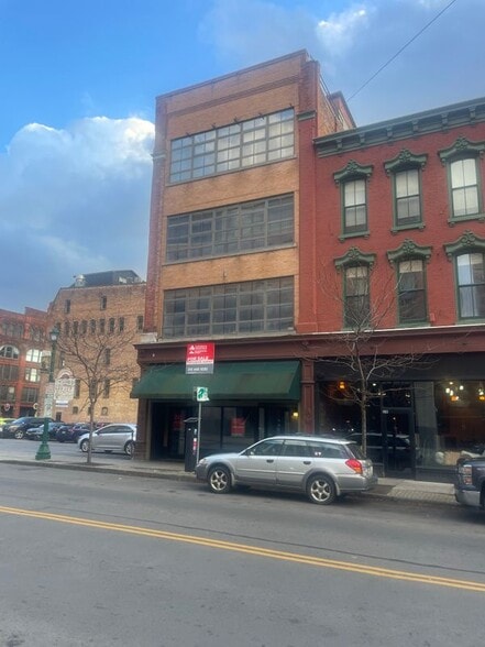 Building Photo - 110 Walton St