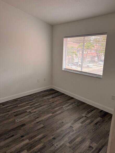 Building Photo - 4942 Garden Ct