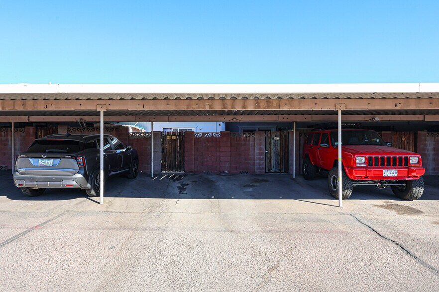 Building Photo - 6818 N 35th Ave