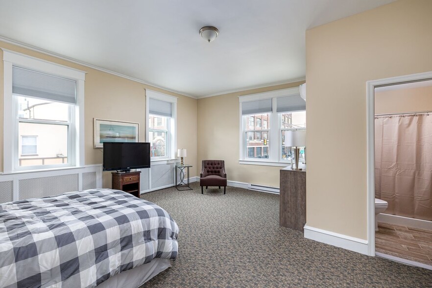 Building Photo - 1131 Callowhill St