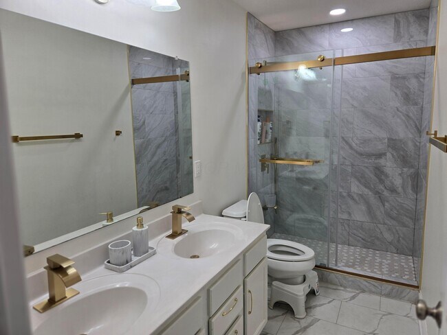 Building Photo - 329 Dovetail Dr