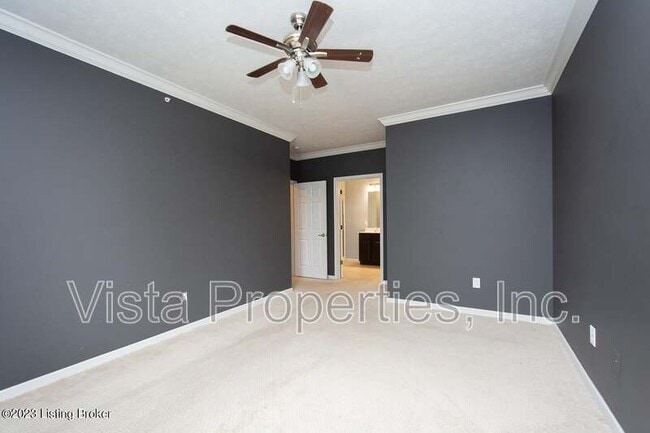 Building Photo - 2704 Bradford Commons Dr