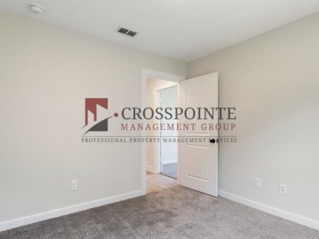 Building Photo - Beautiful and Spacious 3-Bedroom, 2-Bath Rental Home with Modern Finishes