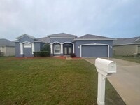Building Photo - 4 Bedroom 2 Bath home in Winter Haven for RENT!