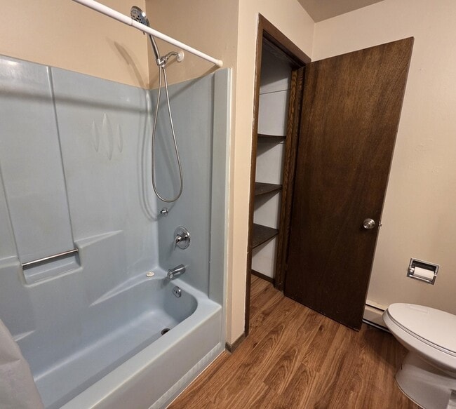 Building Photo - 1140-1142 W Weiland Ln