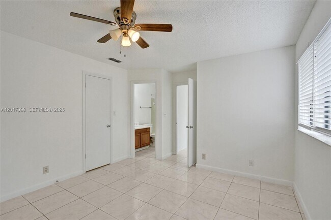 Building Photo - 2866 S University Dr
