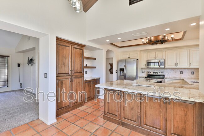 Building Photo - 2708 E Leonora St