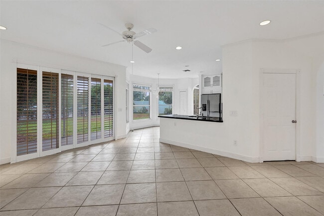 Building Photo - 10902 Tamoron Ln