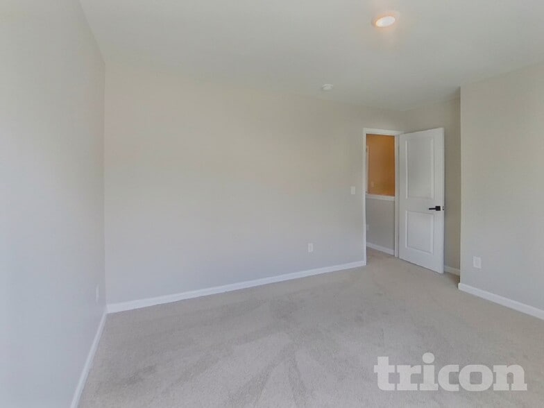 Building Photo - 271 Millen Dr