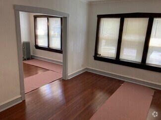 Building Photo - 950 N Mayfield Ave