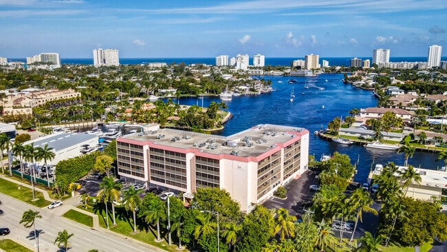 Building Photo - 740 S Federal Hwy