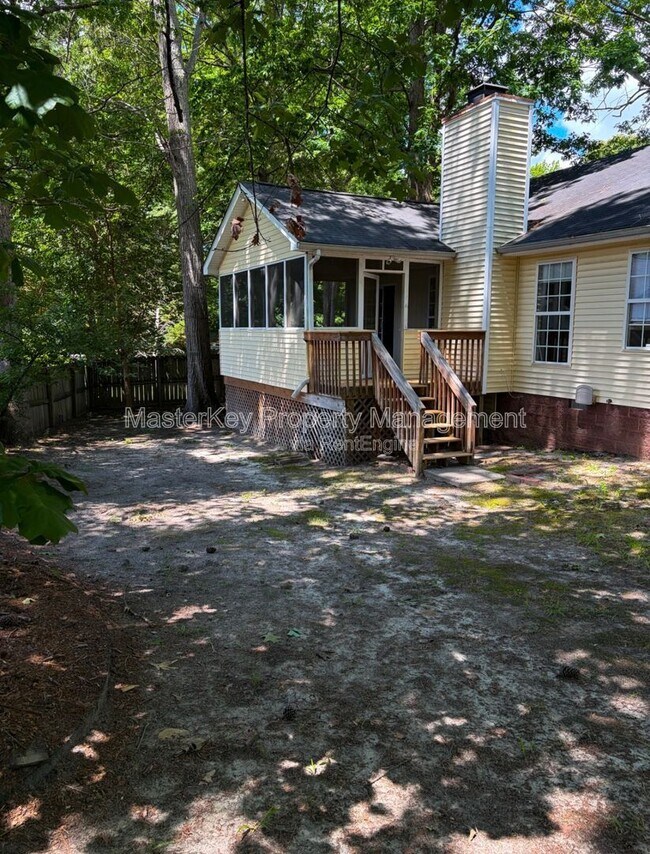 Building Photo - 1401 Ravensthorpe Dr