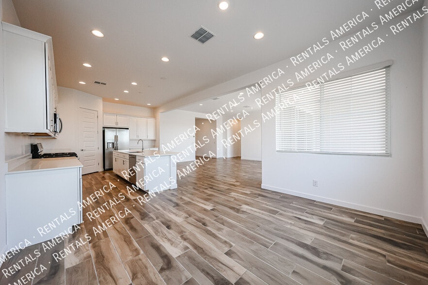 Building Photo - 23075 E Lords Wy