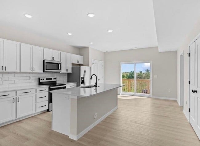 Building Photo - Brand New Construction