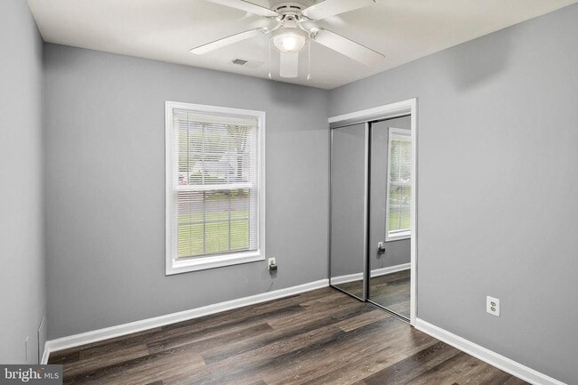 Building Photo - 9700 Cedarhollow Ln