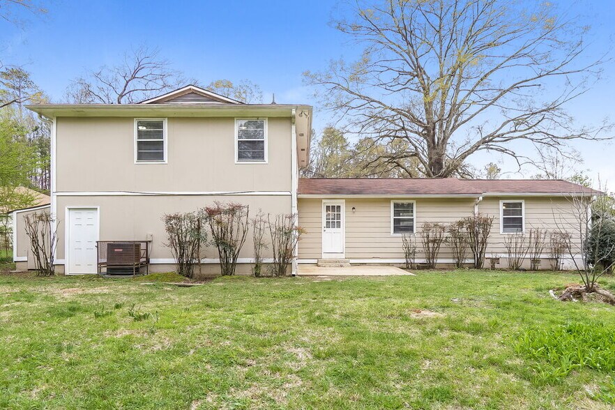 Building Photo - 3117 Parkwood Rd