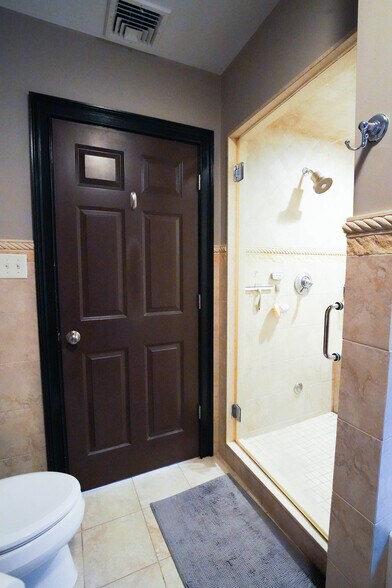 Building Photo - 95 Dix St