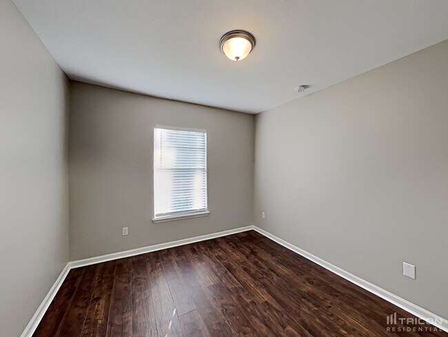Building Photo - 246 Fort Milton Dr