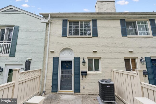 Primary Photo - 1473-B S Van Dorn St