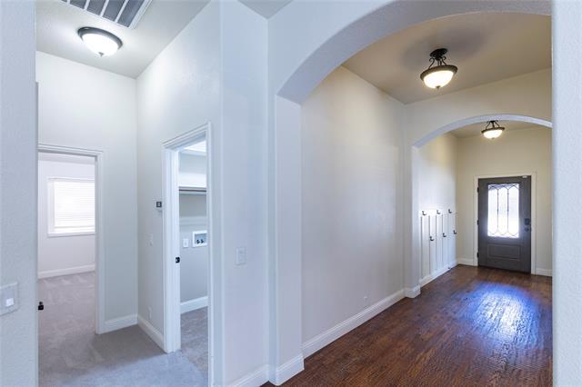 Building Photo - 3108 Spanish Oak Trail