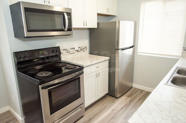 Building Photo - 3411 92nd St S