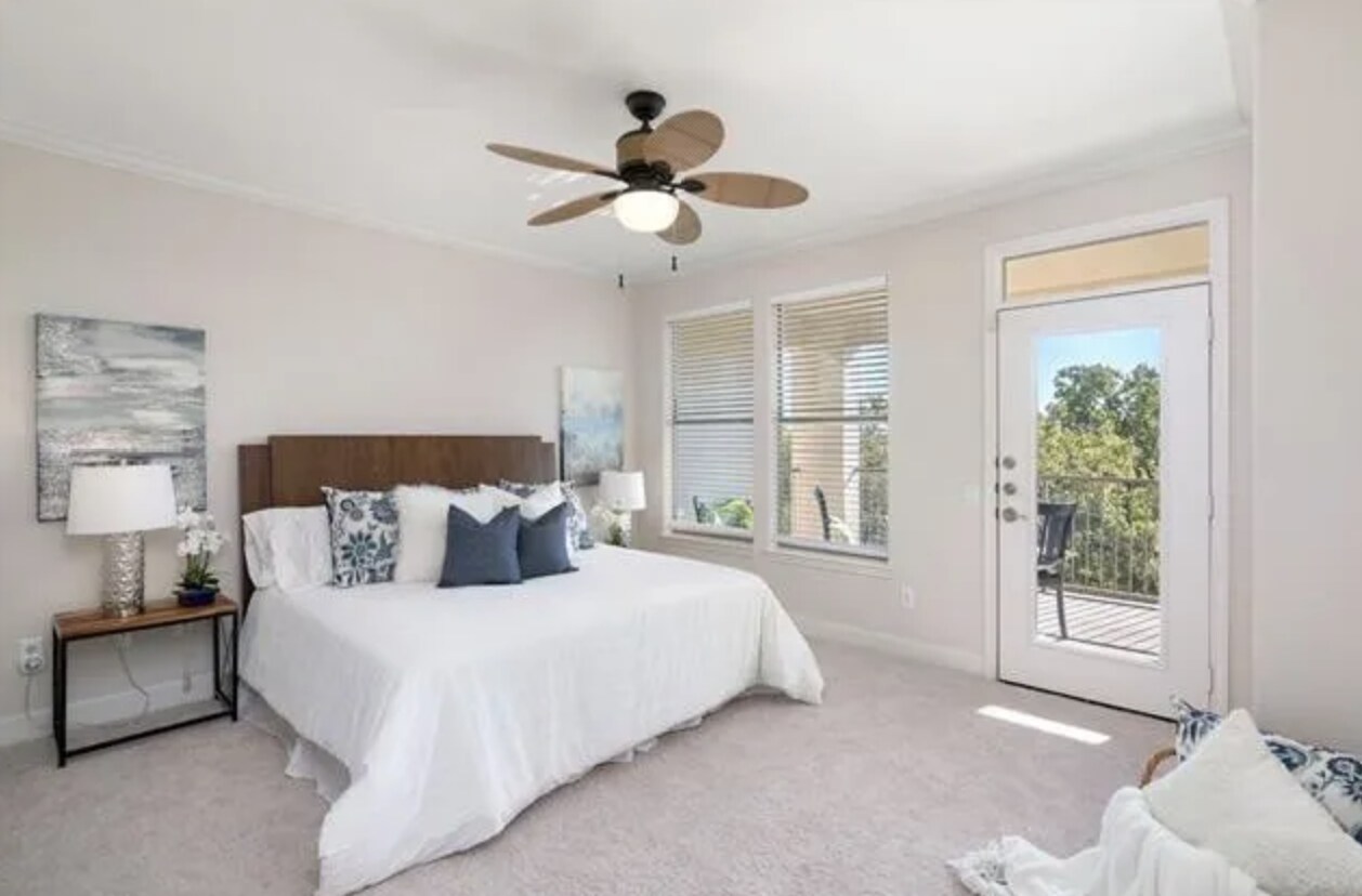 Building Photo - 500 Waters Edge Dr