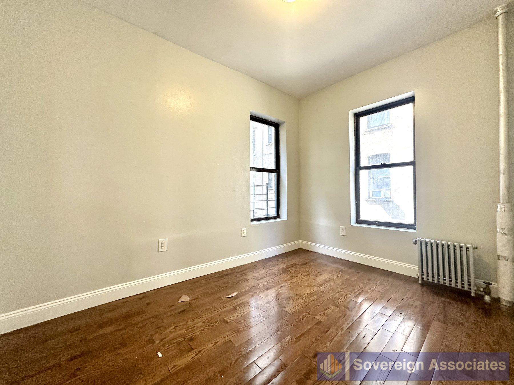 Building Photo - 2254 5th Ave