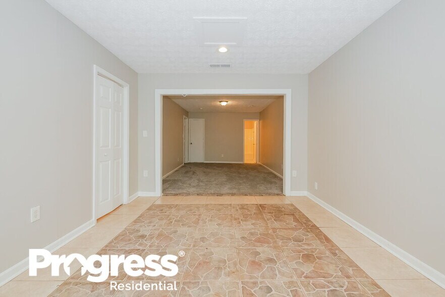 Building Photo - 5293 Brentwood Rd
