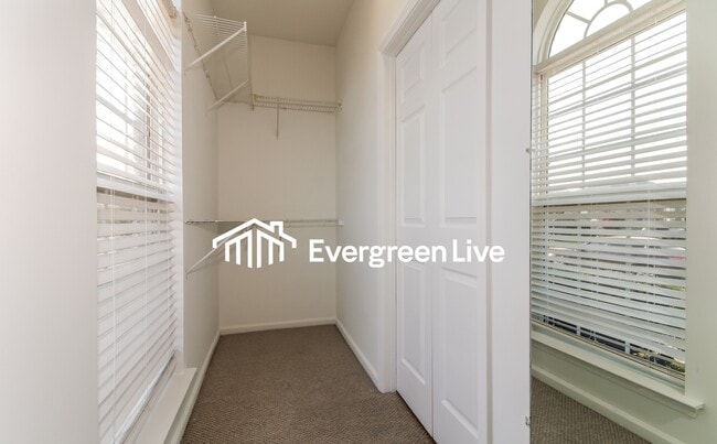 Building Photo - 9724 Moonlight Dr