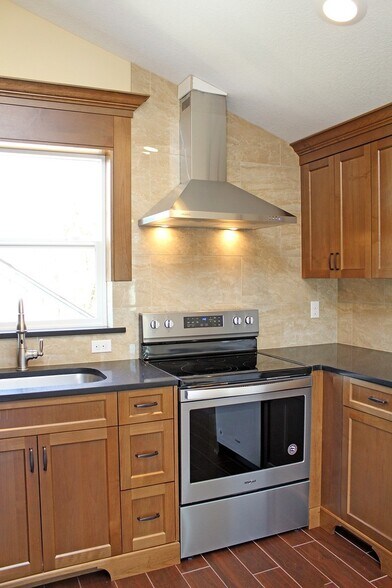 Building Photo - 3639 SE 73rd Ave