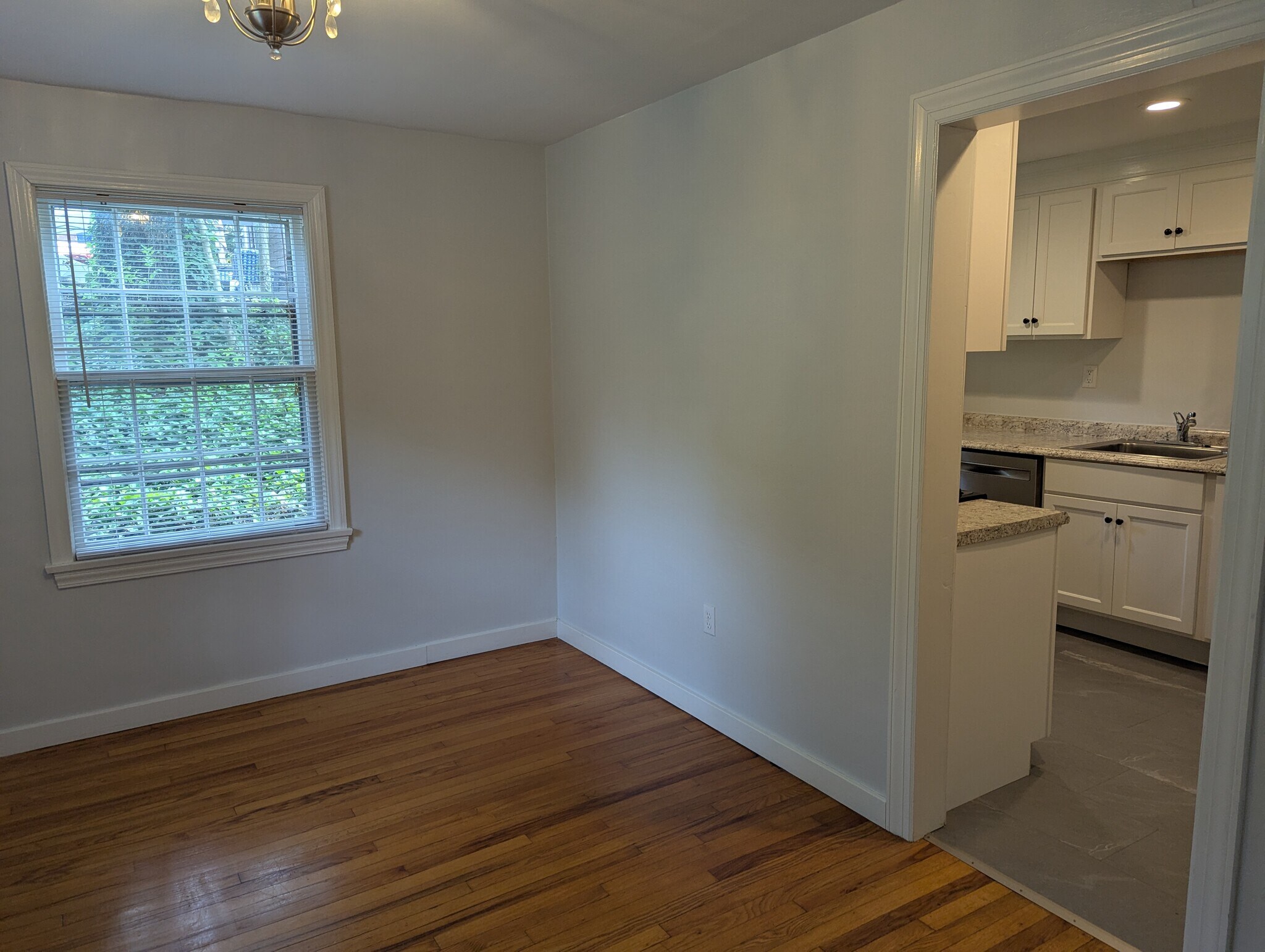 Dining Room - 208 Easterly Pky