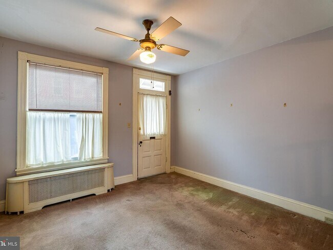 Building Photo - 524 Howard Ave