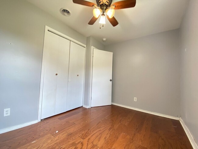 Building Photo - 3 Bedroom Home With Central Air