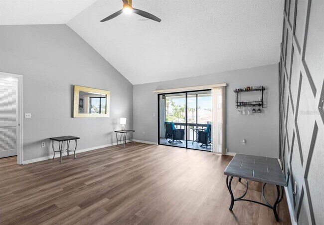 Building Photo - 609 Lively Dr