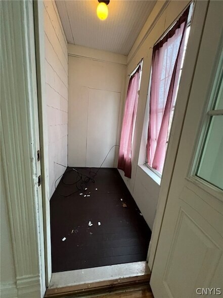 Building Photo - 229 Kellogg St