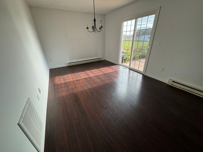 Building Photo - 3 Bedroom Semi-Detached Home in Crossroads Borough!