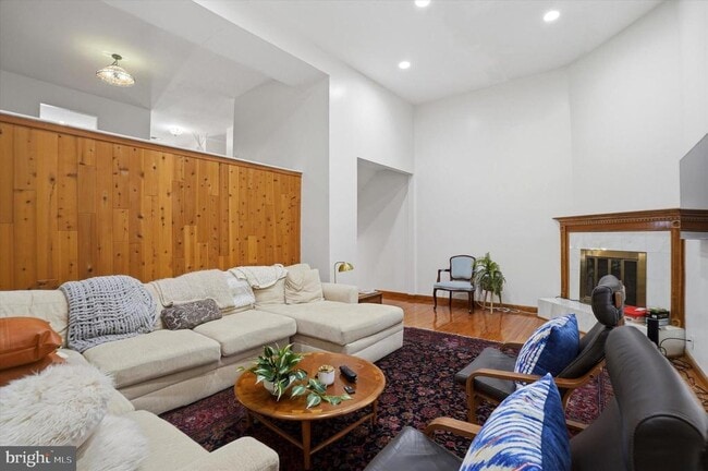 Building Photo - 102 Eaton Dr