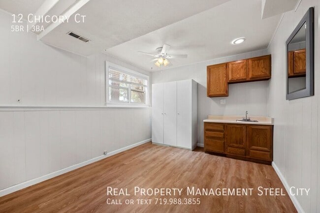 Building Photo - 12 Chicory Ct