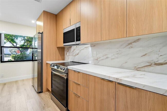 Building Photo - 11551 Royal Palm Blvd