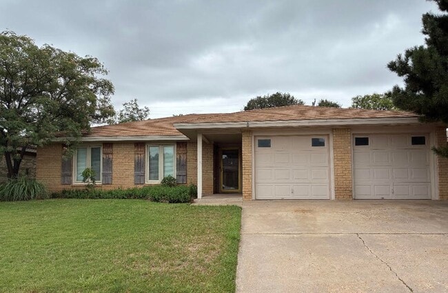 Primary Photo - Spacious House
