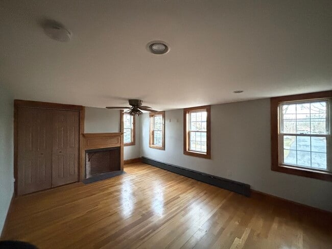 Building Photo - 903 Prospect St